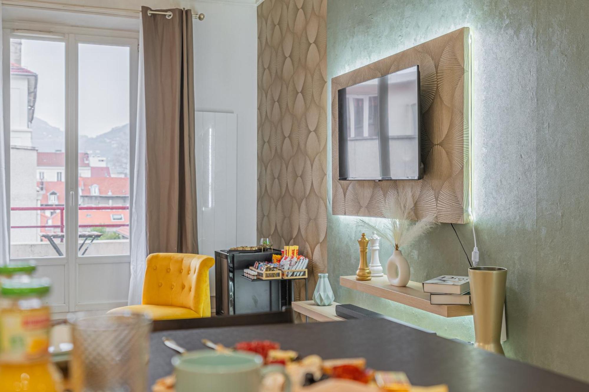 Ferienwohnung Luxury Cinephile - Netflix - 2 Balcons - Garage Prive - Minibar Grenoble Exterior foto