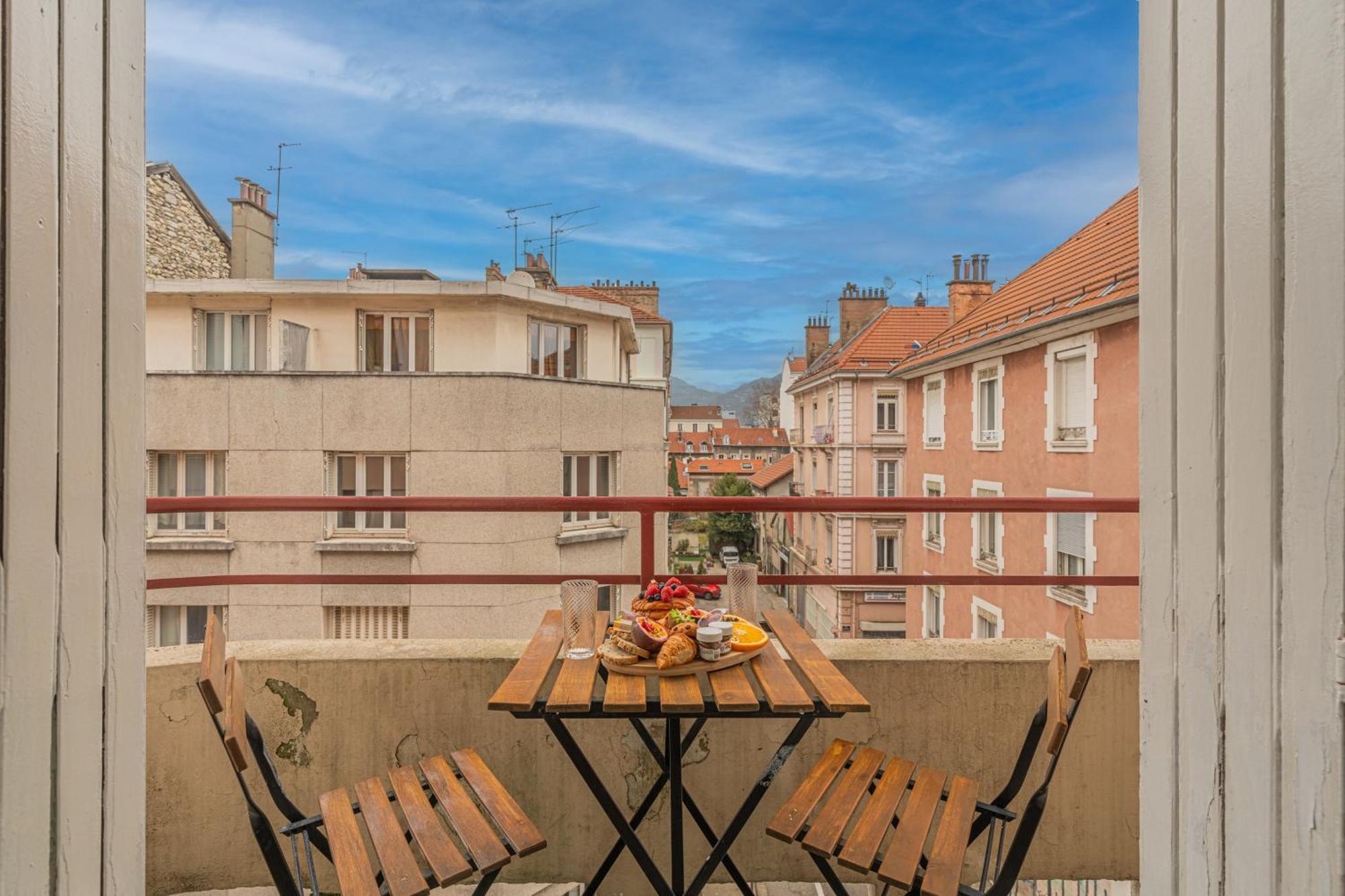 Ferienwohnung Luxury Cinephile - Netflix - 2 Balcons - Garage Prive - Minibar Grenoble Exterior foto